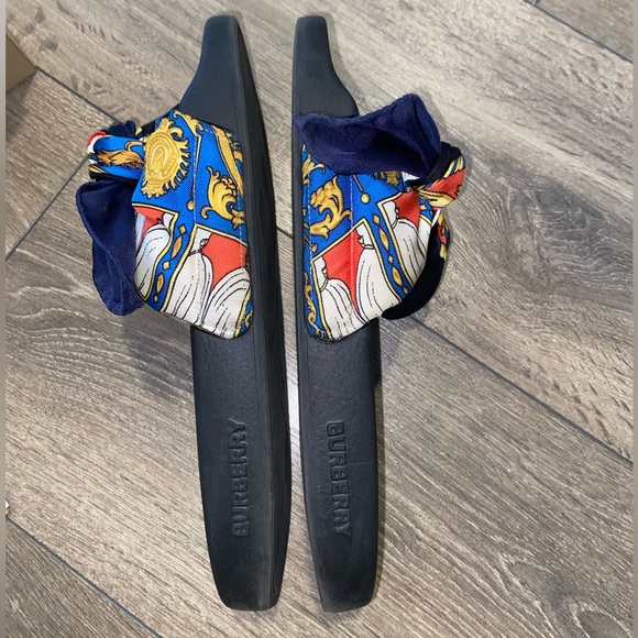 Burberry slides - Picture 3 of 6